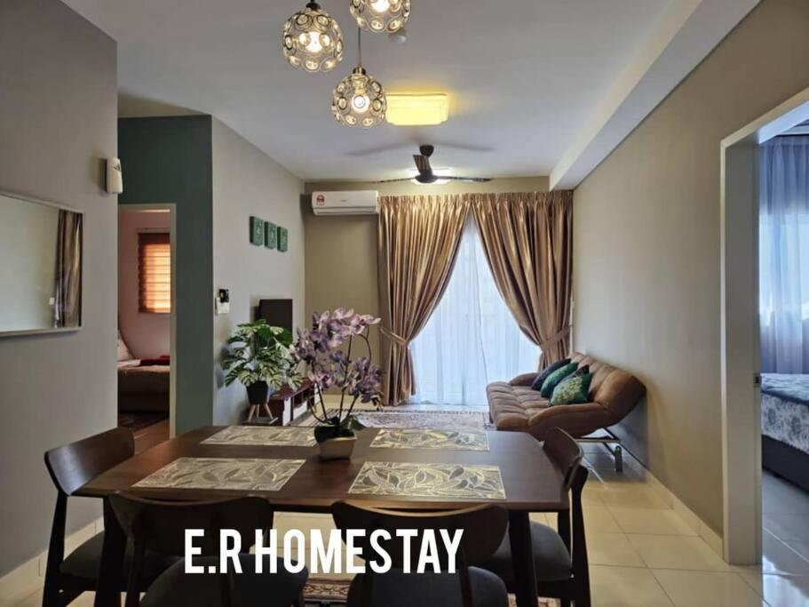E. R Homestay 3R2B Nearby Klia Sepang Exterior foto