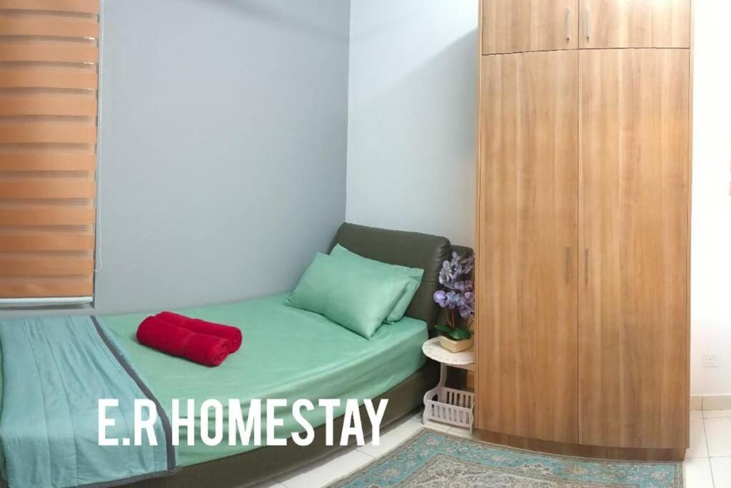 E. R Homestay 3R2B Nearby Klia Sepang Exterior foto