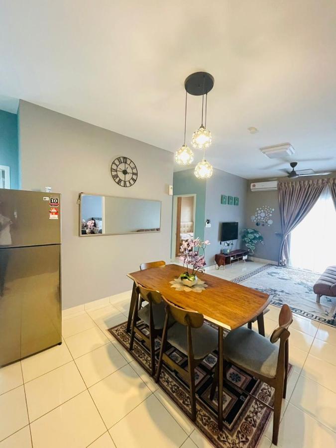E. R Homestay 3R2B Nearby Klia Sepang Exterior foto